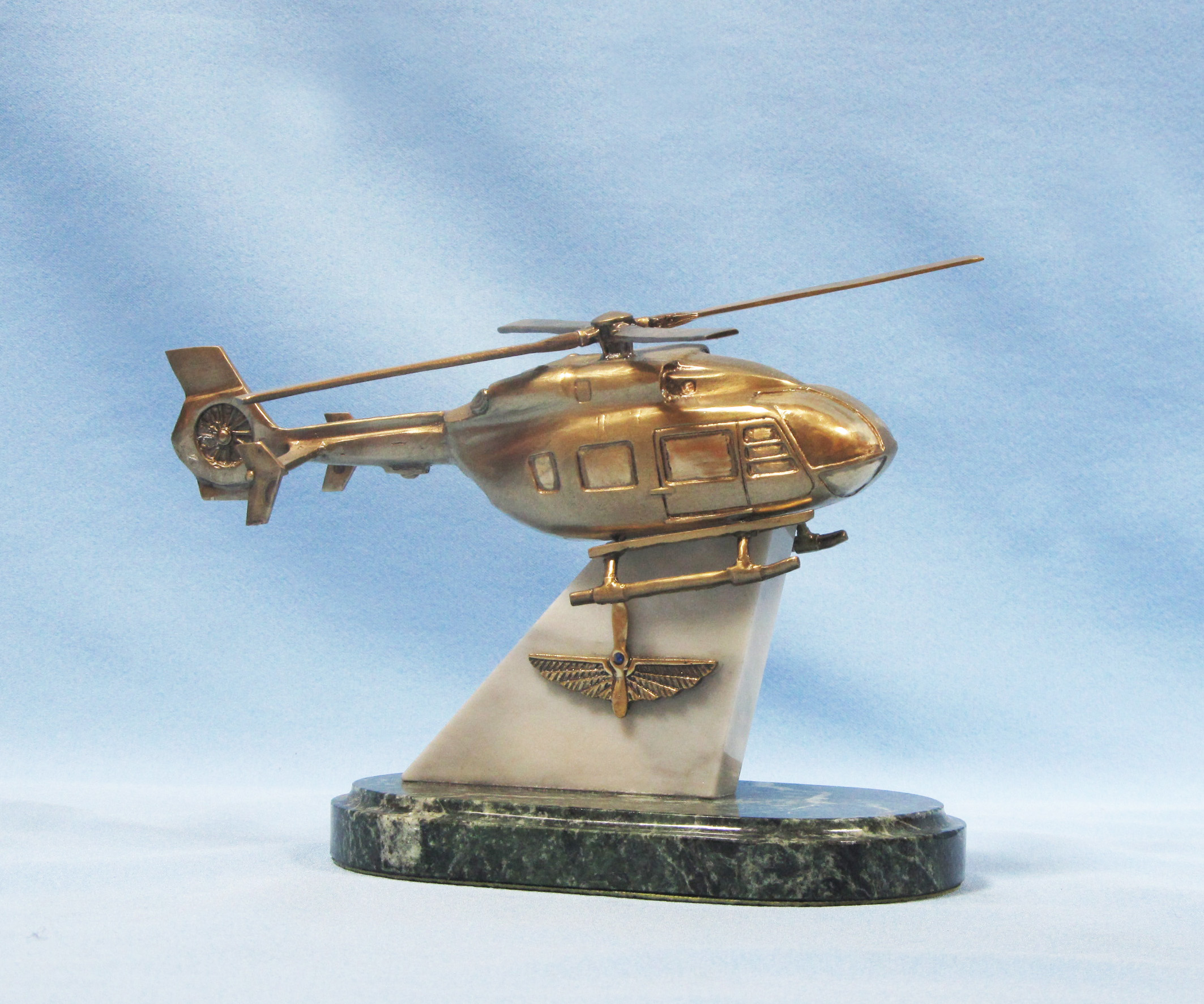 Статуэтка \"Вертолет ЕС145 Т2\" (заказное изделие)
