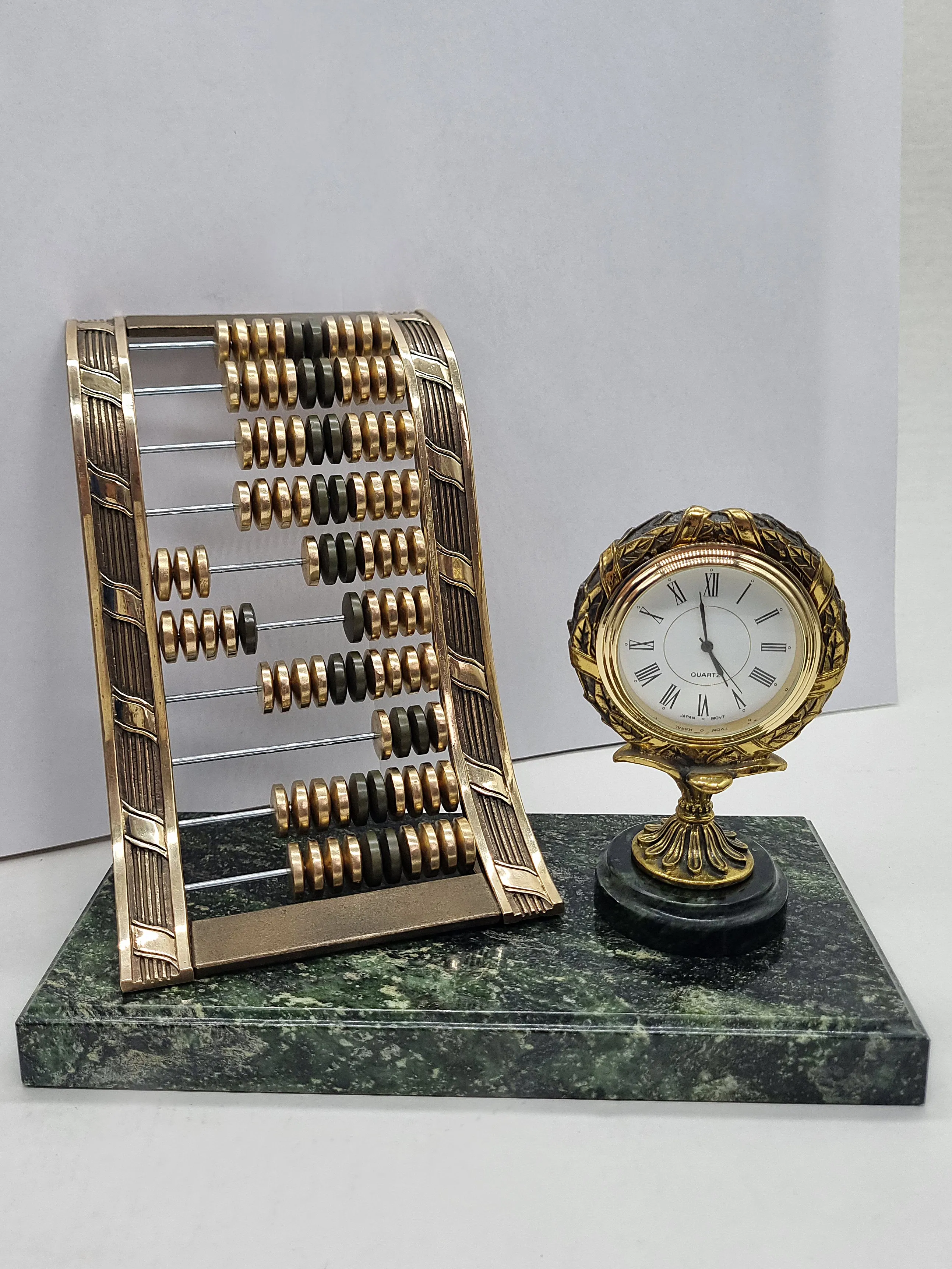 Часы "Счеты"